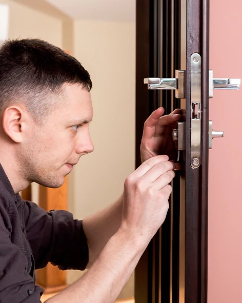 : Professional Locksmith For Commercial And Residential Locksmith Services in Highland Park